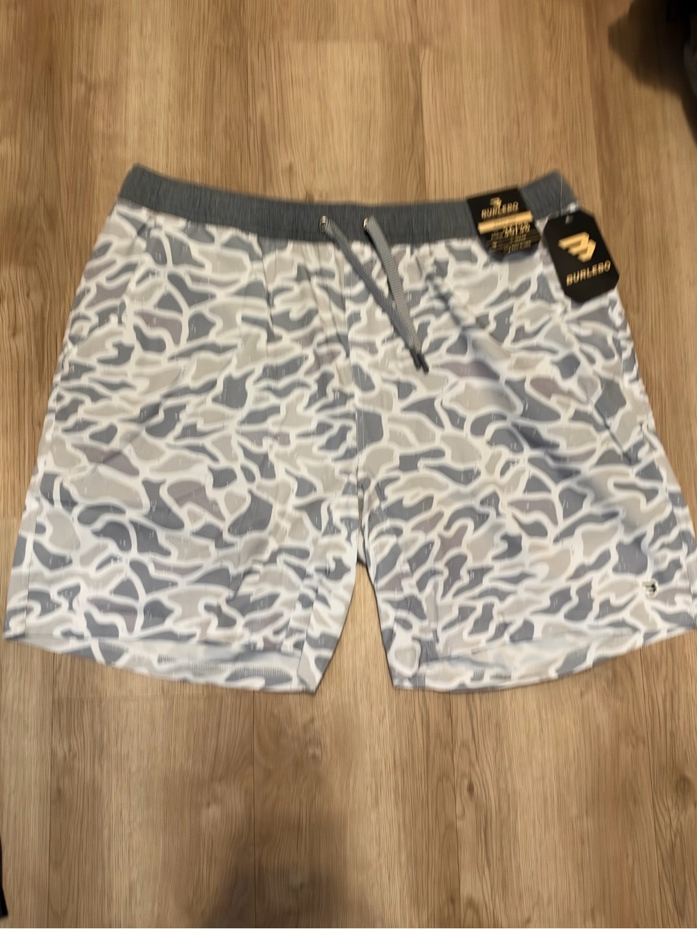 BURLEBO Men’s Gray & White Camo Athletic Shorts XL 7” Inseam
